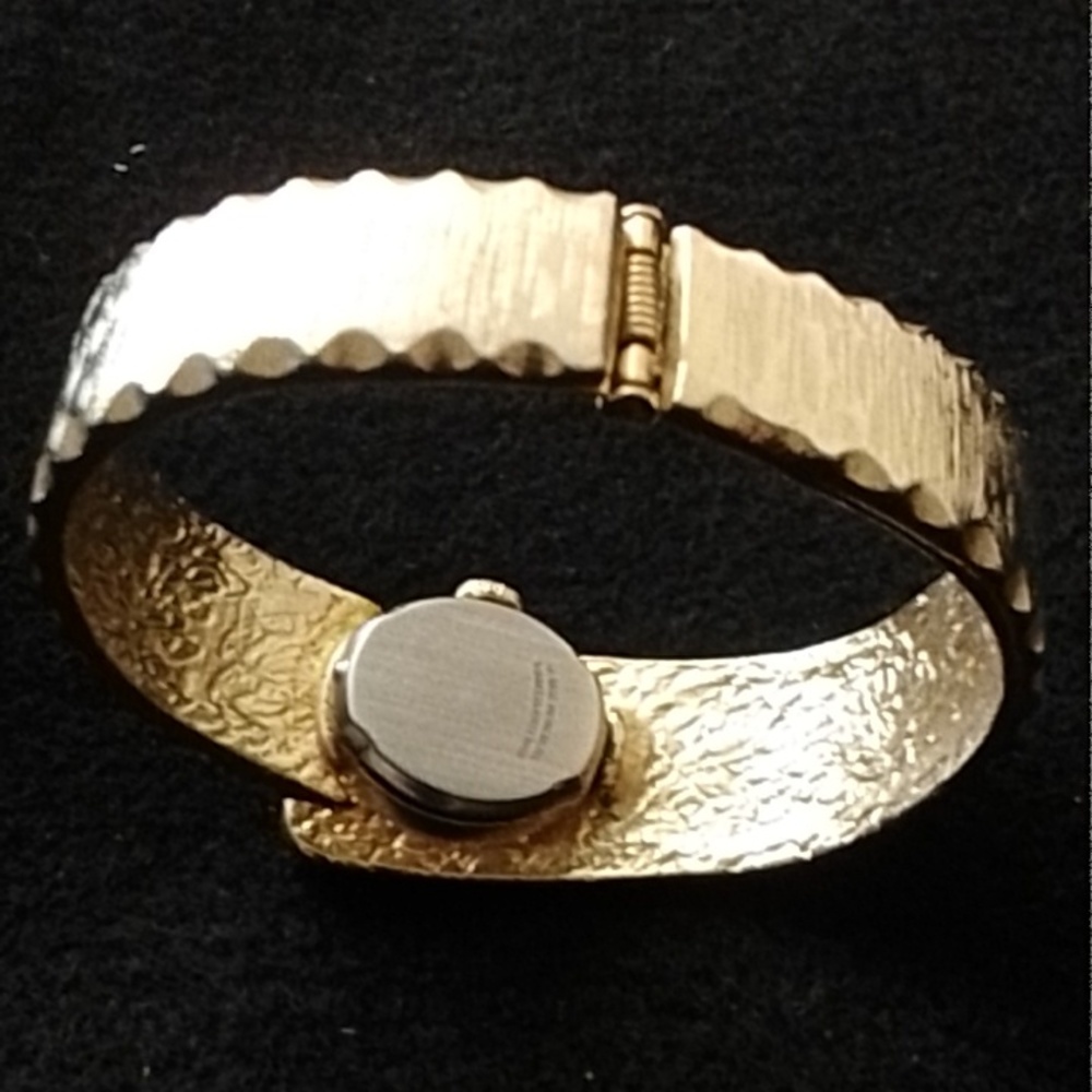Vintage Art Nuevo Empire 17 Jewels Gold tone 70's Hidden Hinged Bracelet Watch - Picture 4 of 6